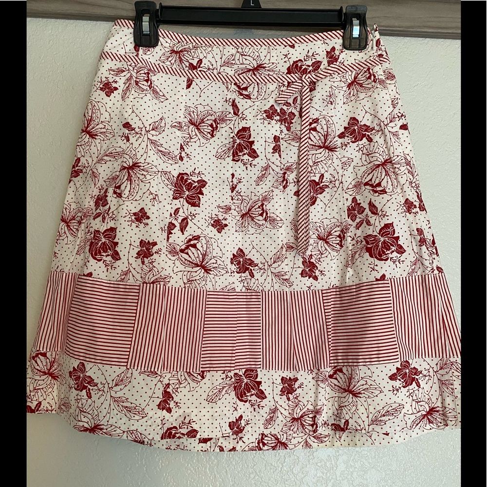 LOFT red white flower skirt